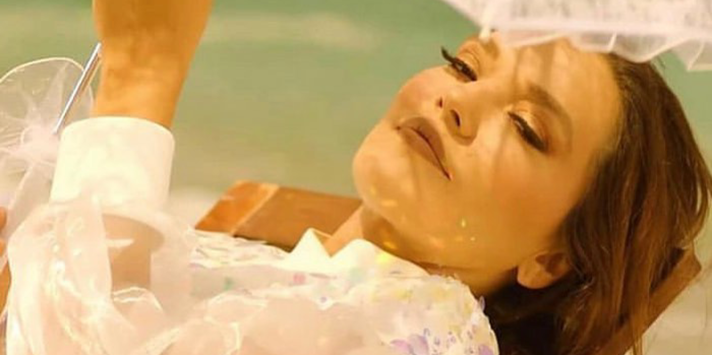 Demet Akalın’dan Konser Duyurusu Şarkıcı Demet Akalın konser tarihi verdi. İnstagram hesabından yaptığı paylaşımla