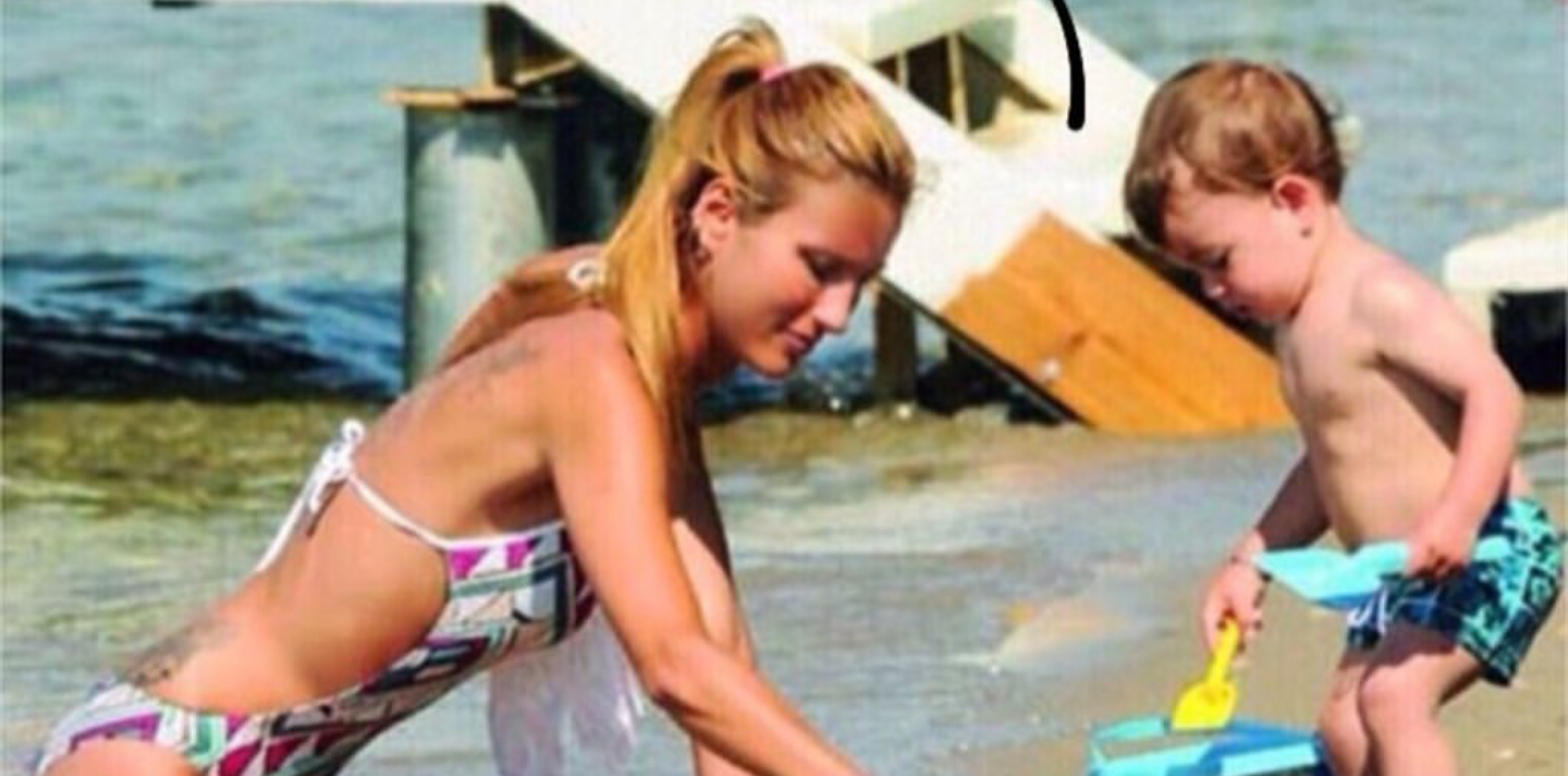 Manken Çağla Şıkel oğluyla olan fotoğrafını paylaştı. 2008-2015 yılları arasında