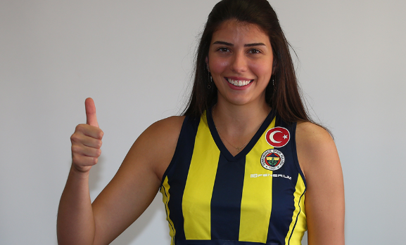 Fenerbahçe Opet Kadın Voleybol Takımı, yeni sezon yapılanması kapsamında başarılı