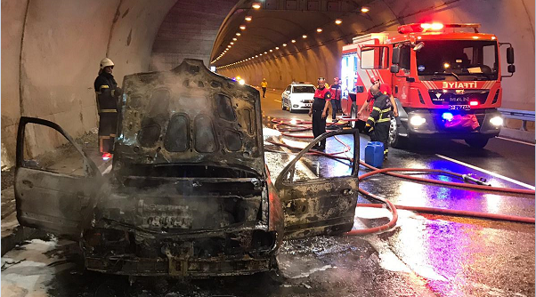 Tünelde Araç Yangını Ordu’nun merkez ilçesi Altınordu Ordu Çevre Yolu’ndaki Öceli Tüneli’nde bir