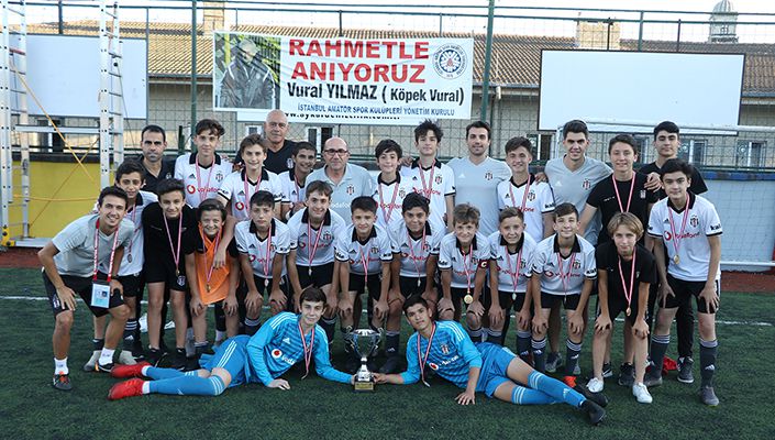 Beşiktaş U-13 Takımı, İstanbul Şampiyonu Oldu Beşiktaş U-13 Takımı, U13 İstanbul Şampiyonası Vural Yılmaz Finali’nde Kartalspor’u