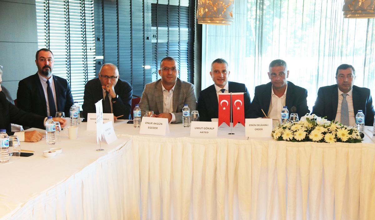 Hastaların Tanı ve Tedavileri Gecikiyor İddiası Tıbbi cihaz sektörünü temsil eden Sağlık Endüstrileri Platformu temsilcileri, yaşadıkları
