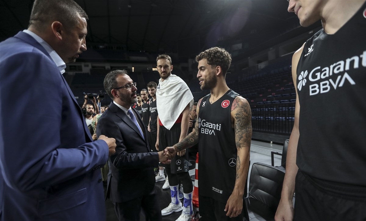 Gençlik ve Spor Bakanı Dr. Mehmet Muharrem Kasapoğlu, Çin’in ev