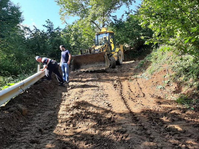Dokuzpınar Çelik Bariyer Çalışmaları Tamamlandı Boğaziçi Dokuzpınar Mahallesi bahçe yollarına giden güzergah yolunda sağanak yağmur