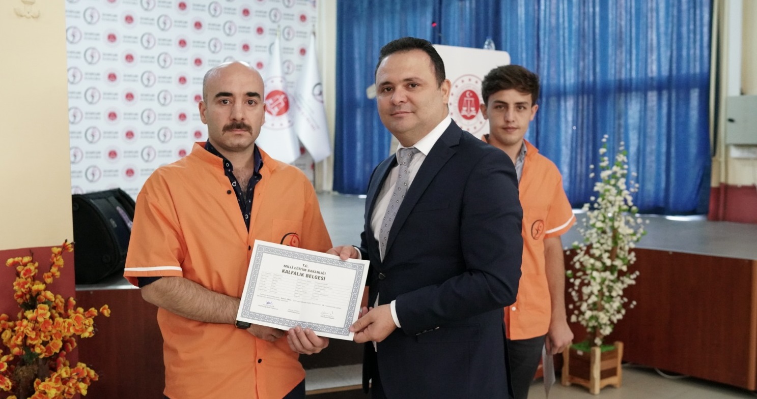 Adalet Bakanlığı yaptığı çalışmalarla hükümlü ve tutukluları meslek sahibi yapmaya