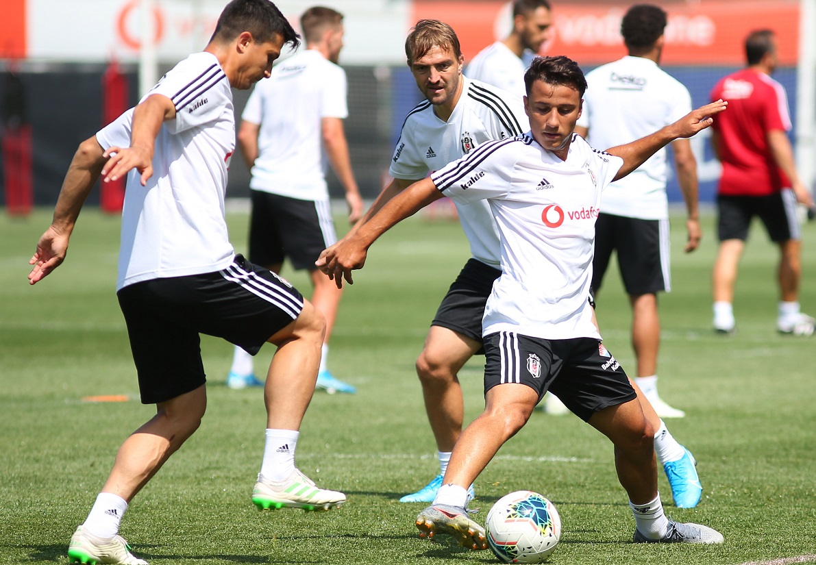 Beşiktaş, Süper Lig’in ikinci haftasında Göztepe ile oynayacağı maçın hazırlıklarına