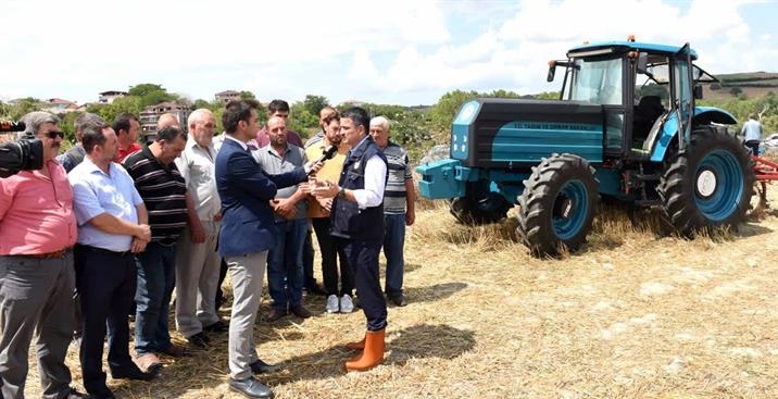 Bakan Pakdemirli, salgından dolayı geciken elektrikli traktörün 3 ay içinde