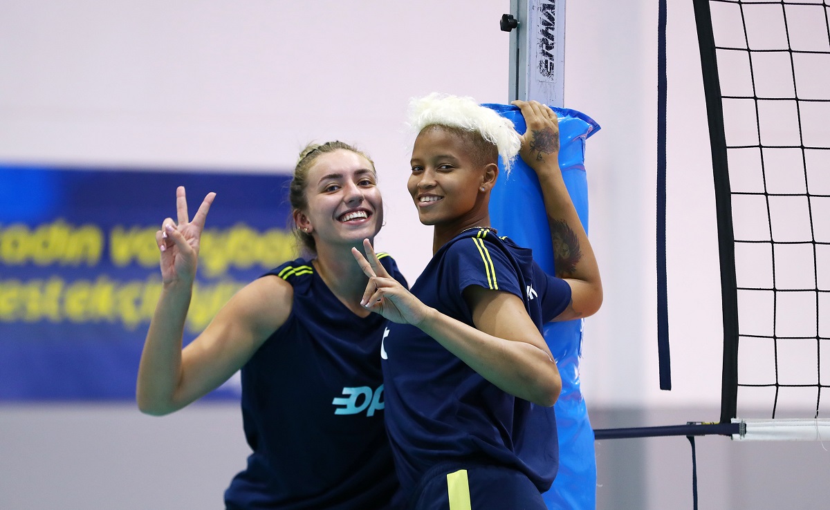 Kadın Voleybol Takımı Fenerbahçe Opet, yeni sezon çalışmalarına başlarken 2019-2020