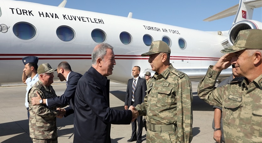 Millî Savunma Bakanı Hulusi Akar, beraberinde Genelkurmay Başkanı Orgeneral Güler