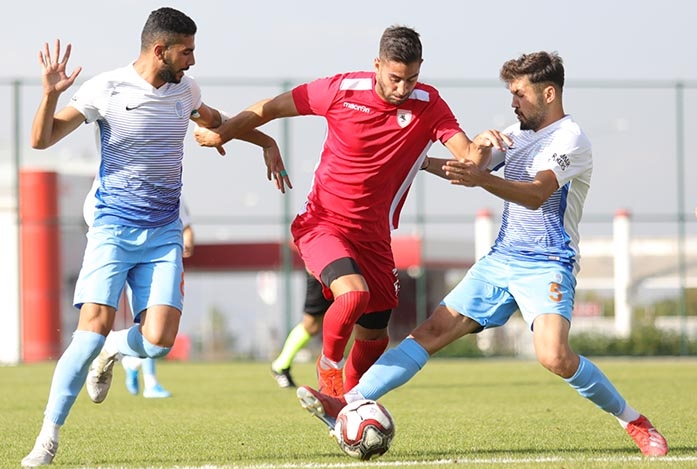 Yılport Samsunspor Erzurum kampındaki üçüncü hazırlık maçını Pazarspor ile oynadı.