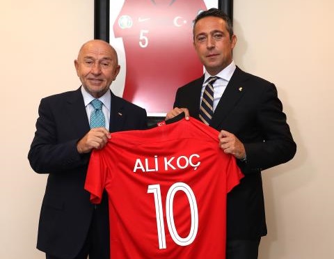 Fenerbahçe Kulübü Başkanı Ali Koç ve Yönetim Kurulu üyeleri, Türkiye