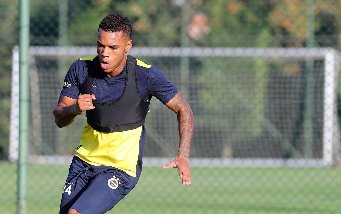 Fenerbahçe, Alanyaspor ile oynayacağı maçın hazırlıklarını Can Bartu Tesisleri’nde yaptığı