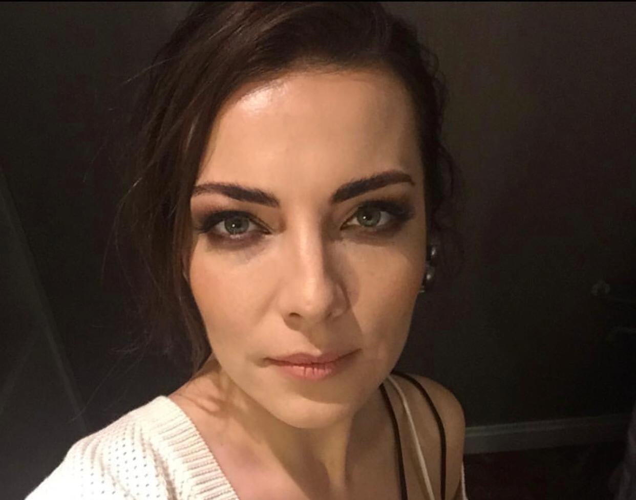 Başarılı Oyuncu Burcu Kara, Türkiye’nin yüreğini kanatan ‘Emine Bulut’ olayı