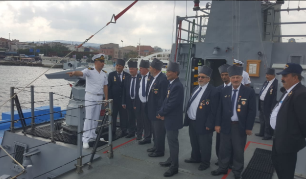 TCG TÜRKELİ Gemisi’nde Gaziler Ağırlandı Milli Savunma Bakanlığı, Lapseki’nin kurtuluşu kapsamında, TCG TÜRKELİ gemisinin liman