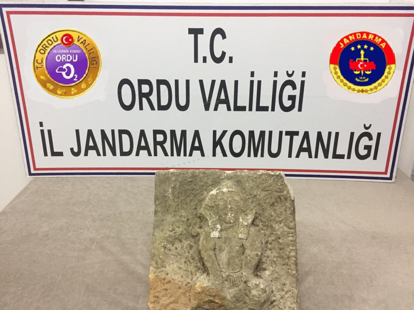 Ünye’de Tarihi Eser Kaçakçılığı Operasyonu Ordu’nun Ünye ilçesinde Jandarma tarafından yapılan operasyonda tarihi eser ele