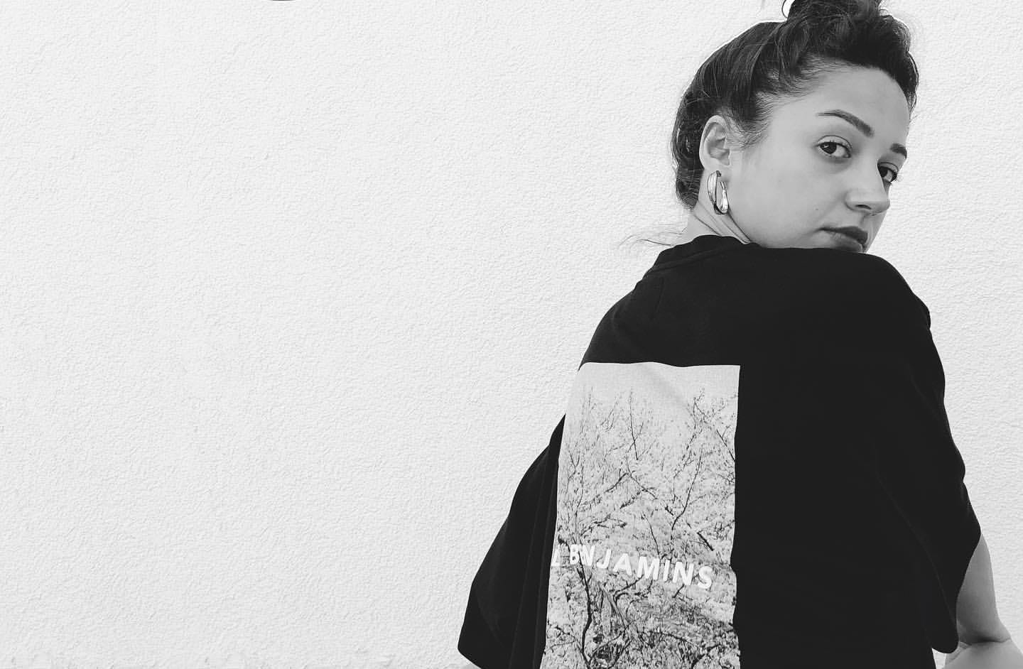 Zeynep Bastık Konserleri Başlıyor Son zamanların yoğun ilgi gören şarkıcı Zeynep Bastık ınstagram hesabı