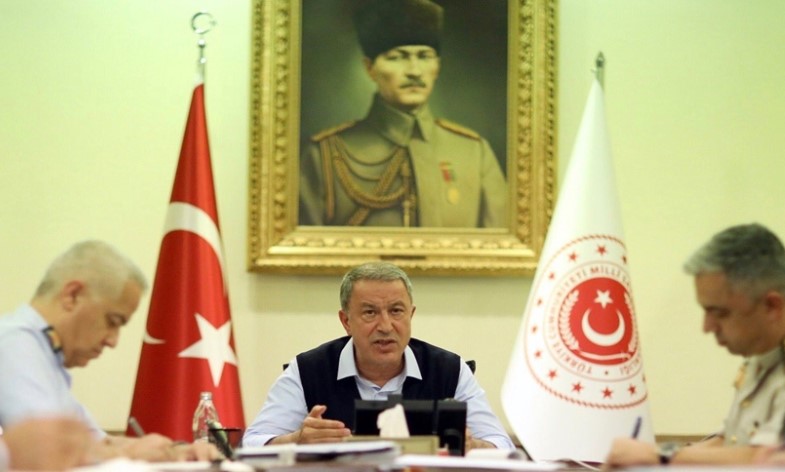 Bakan Akar, İngiltere Savunma Bakanı Wallace ile Görüştü Millî Savunma Bakanı Hulusi Akar, İngiltere Savunma Bakanı Ben Wallace