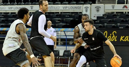 Beşiktaş İlk Antrenmanını Yunanistan’da Yaptı Beşiktaş Sompo Sigorta Takımı, Yunanistan’daki ilk antrenmanını akşam saatlerinde gerçekleştirdi.