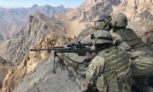 Çukurca Bölgesi’nde 3 PKK’lı Terörist Etkisiz Hale Getirildi Milli Savunma Bakanlığı’ndan yapılan açıklamada, “Hakkâri/ Çukurca bölgesinde başarıyla icra
