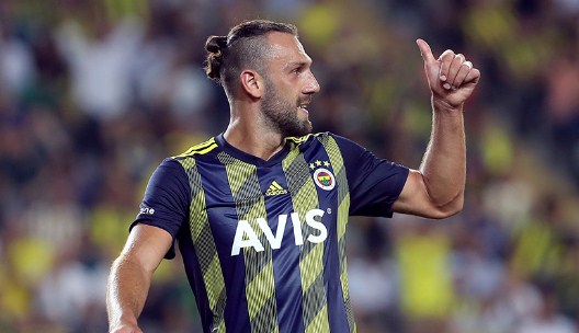 Vedat Muriqi Golünü Attı ! Fenerbahçe Takım Oyuncusu Vedat Muriqi’nin bir gol attığı maçta Kosova,