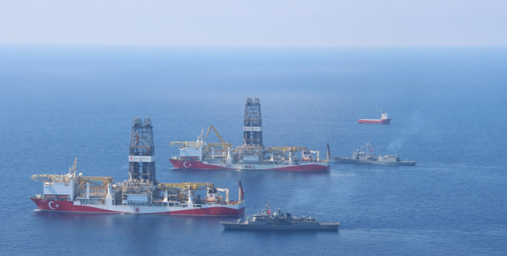Doğu Akdeniz’de Sondaj Platformlarına Deniz Kuvvetleri Unsurları Refakat Ediyor Milli Savunma Bakanlığı tarafından yapılan açıklamada, “Doğu Akdeniz’de FATİH ve