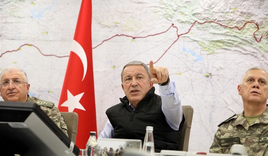 Millî Savunma Bakanı Hulusi Akar, beraberinde Genelkurmay Başkanı Orgeneral Yaşar