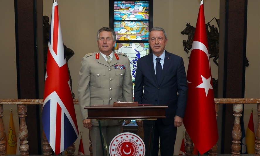 Bakan Akar İngiltere Genelkurmay Başkanı Org. Carter ile Bir Araya Geldi Millî Savunma Bakanı Hulusi Akar, Genelkurmay Başkanı Orgeneral Yaşar Güler’in