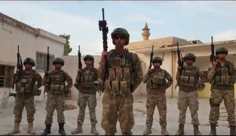 Milli sporcularımızın Barış Pınarı Harekatı’nda görev yapan askerlerimize asker selamı