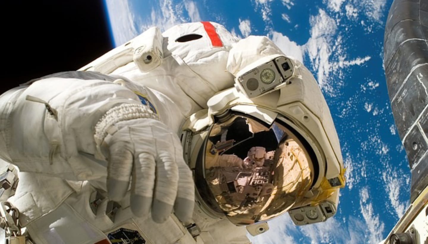 NASA’dan Ücretsiz CGI Ay Kiti NASA’nın robot uzay aracı Lunar Reconnaissance Orbiter (LRO) tarafından yaklaşık