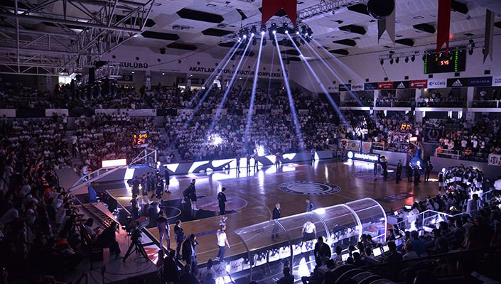 Beşiktaş Sompo Sigorta Takımının 2019-20 sezonunda BJK Akatlar Spor Kompleksi’nde