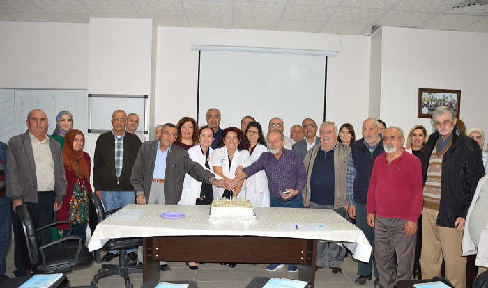 KOAH Hastaları İle Pasta Kestiler Manisa Celal Bayar Üniversitesi Tıp Fakültesi Hafsa Sultan Hastanesi Göğüs