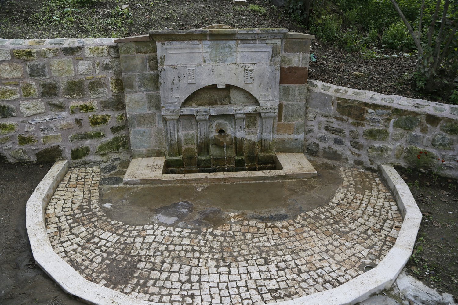 Ordu Büyükşehir Belediyesi, Gülyalı ilçesi Kestane Mahallesi’nde bulunan Kurtlu Çeşme’de