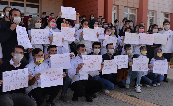 Karamanoğlu Mehmetbey Üniversitesinde (KMÜ) 2-8 Kasım Lösemili Çocuklar Haftası nedeniyle