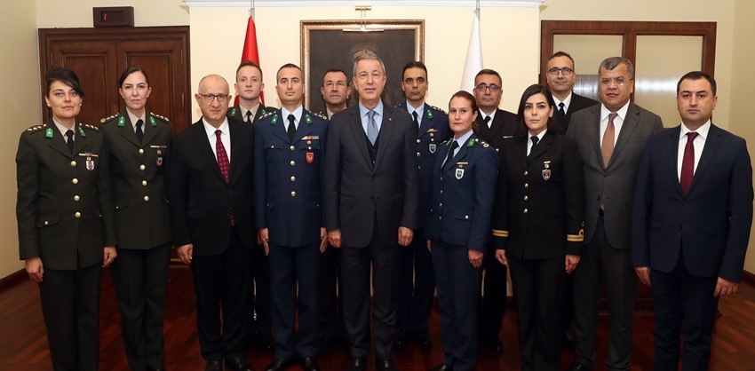 Bakan Akar, 24 Kasım Öğretmenler Günü Dolayısıyla MSB’de Görevli Öğretmenleri Kabul Etti Millî Savunma Bakanı Hulusi Akar, 24 Kasım Öğretmenler Günü dolayısıyla