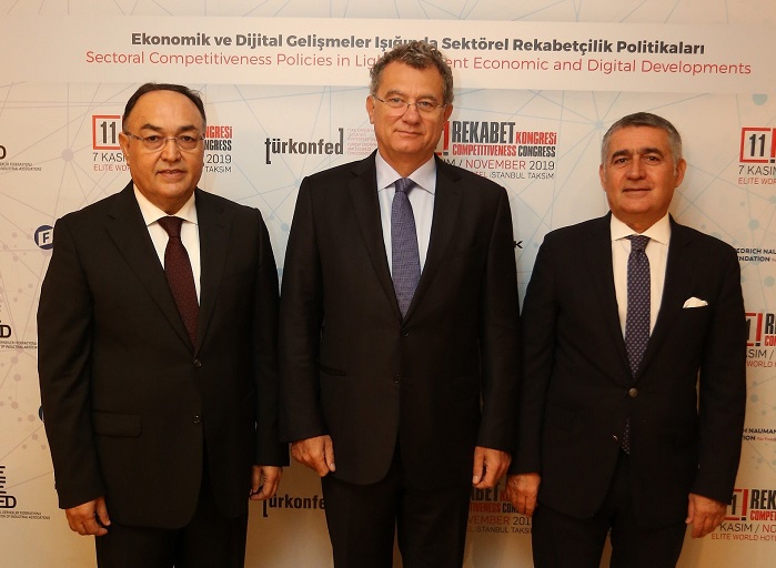 “Yüksek Teknolojiye Yatırım Yapan KOBİ’ler Verimliliklerini Artırabiliyor” TÜSİAD Yönetim Kurulu Başkanı Simone Kaslowski, SEDEFED ev sahipliği ile