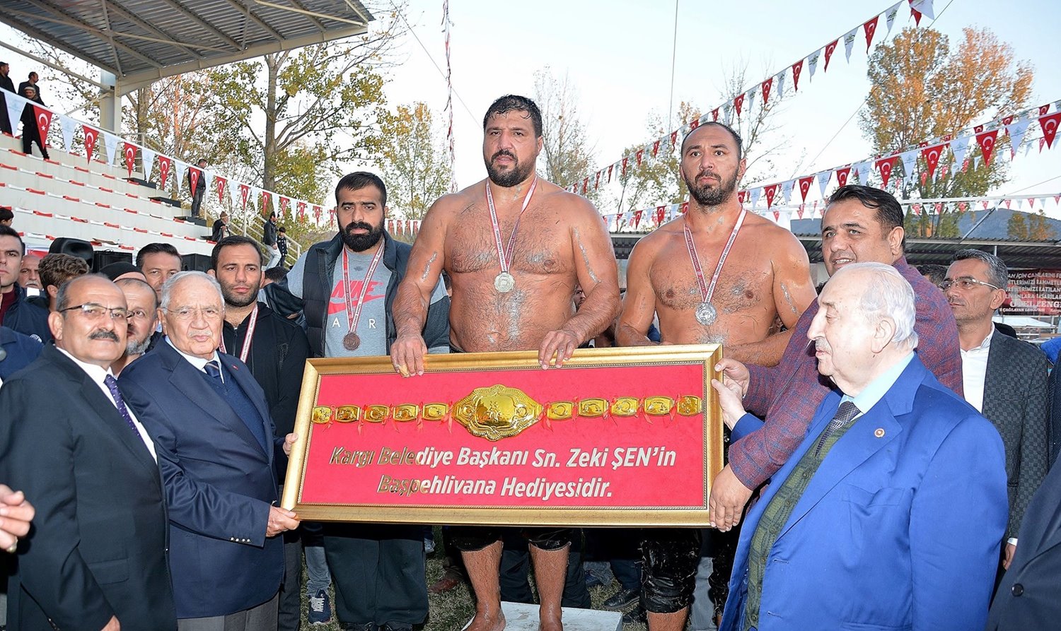 Yılın Son Güreş Şampiyonu Kara Oldu Çorum’un Kargı ilçesinde geleneksel olarak düzenlenen ve yılın son güreşleri