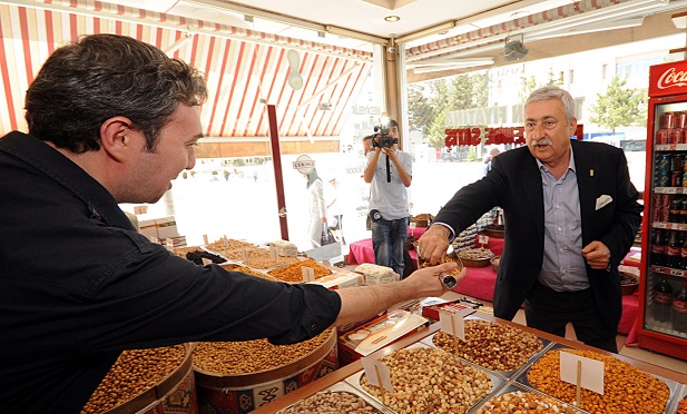 Kuruyemişin en taze ve en uygun olanı bakkal ve kuruyemişçi