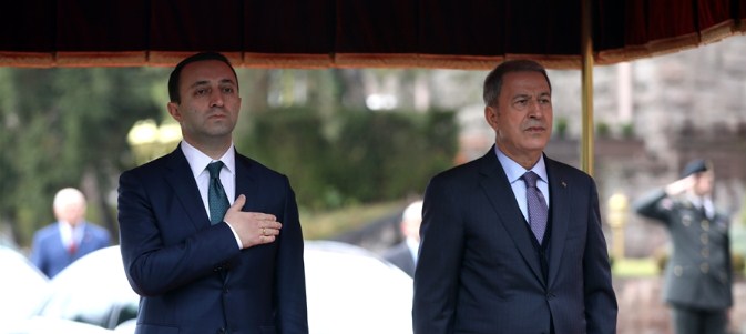 Millî Savunma Bakanı Hulusi Akar, resmi davetlisi olarak Ankara’ya gelen