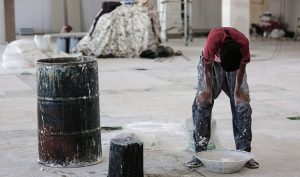 14 yaşındaki Muammer Samet Karaoluk Manisa’da çalıştığı plastik doğrama atölyesinde
