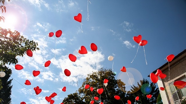 Sevgililer Günü’ne Özel ‘Balon’ Uyarısı Ticaret Bakanlığı, Sevgililer Günü’ne özel uçan balon uyarısı yaptı. Helyum