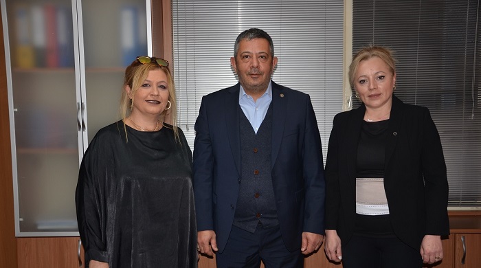 Türkiye genelinde faaliyet gösteren Demokratik Sağlık Sen’de kadının adı var