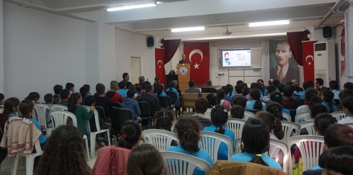 Yunusemre İlçe Sağlık Müdürlüğü tarafından, 1-7 Mart Yeşilay Haftası kapsamında