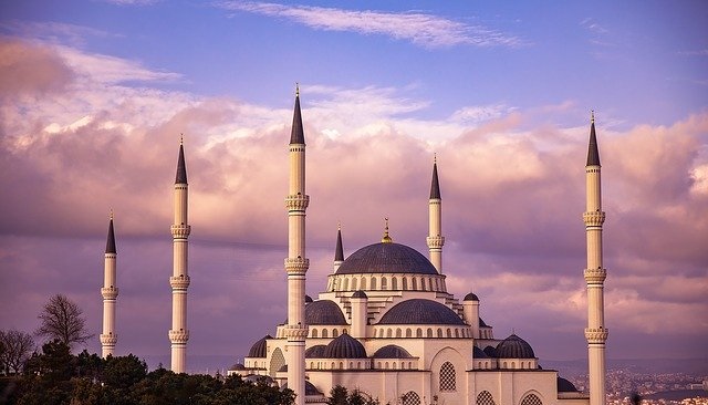 Özlü’den Ramazan Bayramı Uyarısı Bilim Kurulu Üyesi Prof.Dr. Tevfik Özlü, “Ciddi bir düşme var.