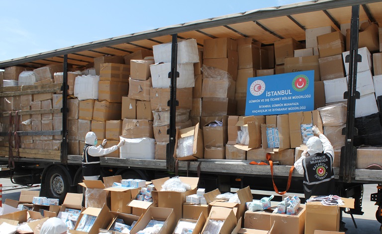 Mutfak Eşyası Tıbbı Koruyucu Malzeme Çıktı ! Ticaret Bakanlığı Gümrük Muhafaza ekiplerince İstanbul Muratbey Gümrük Sahasında gerçekleştirilen