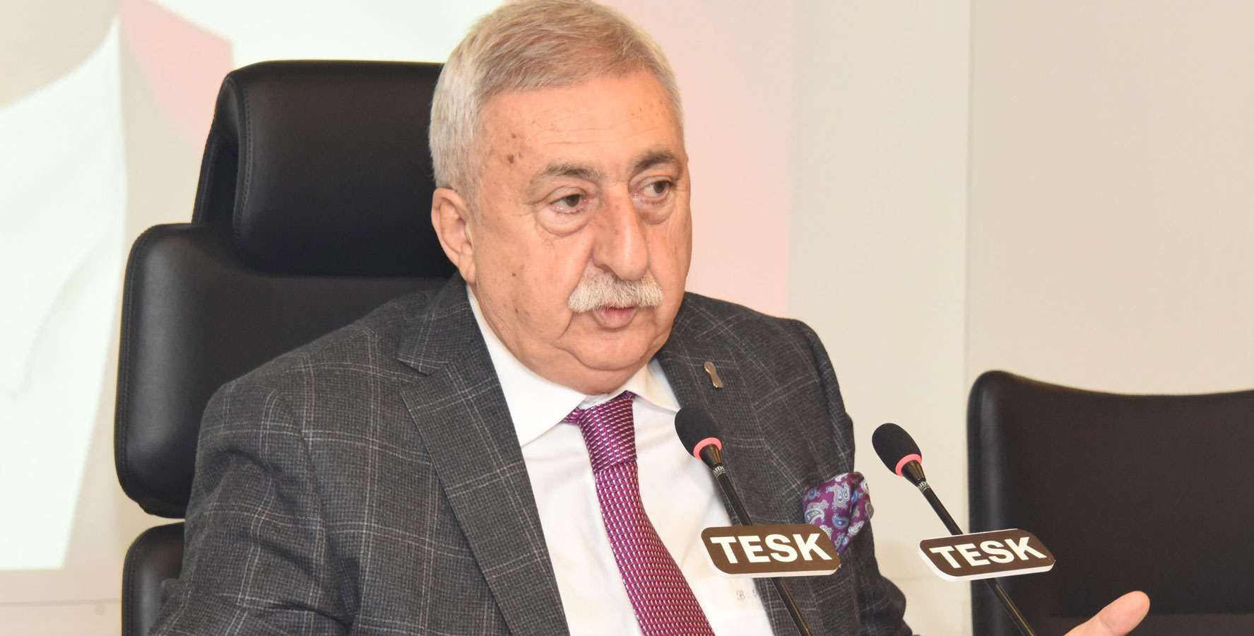 Pandemi döneminde motosikletli kuryelerin sayısının arttığını hatırlatan TESK Başkanı Palandöken,