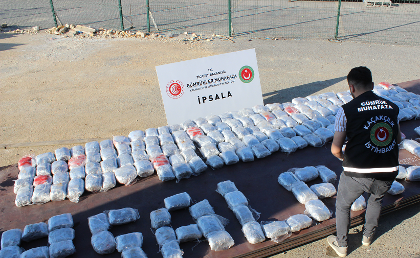 Edirne’de 227 Kilogram Uyuşturucu Yakalandı Ticaret Bakanlığı Gümrük Muhafaza ekiplerince İpsala Gümrük Kapısı’nda 227 kilogram