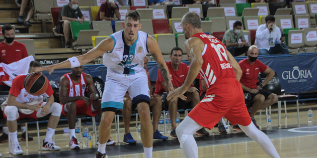 Gloria Cup Uluslararası Erkekler Basketbol Turnuvası’nda ikinci gün maçları tamamlanırken,