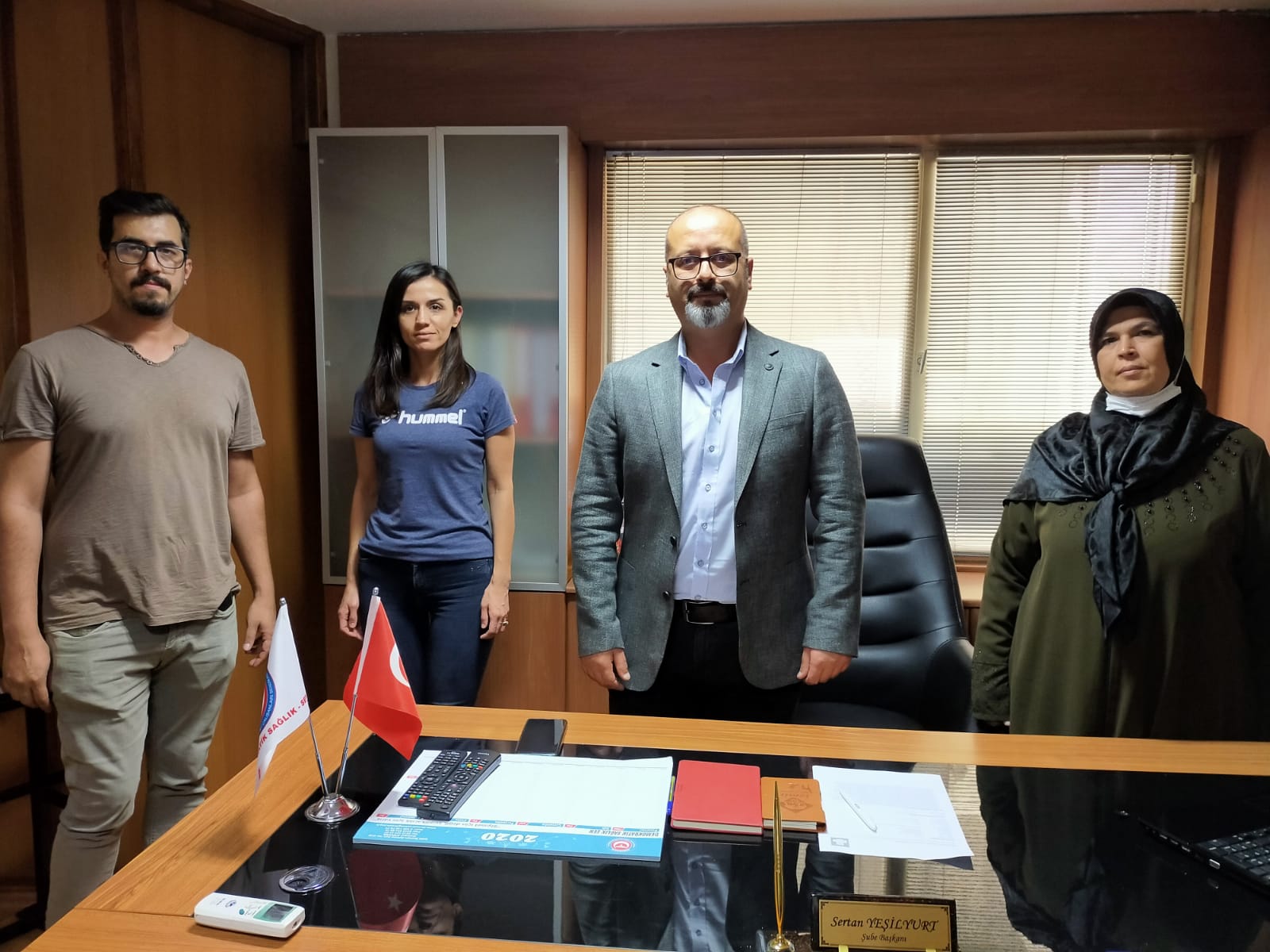 Yeşilyurt ; “Siyasetsiz Sendikacılık Bir İhtiyaç” Demokratik Sağlık Sen İzmir Şubesi Başkanı Sertan Yeşilyurt sendika arayışında