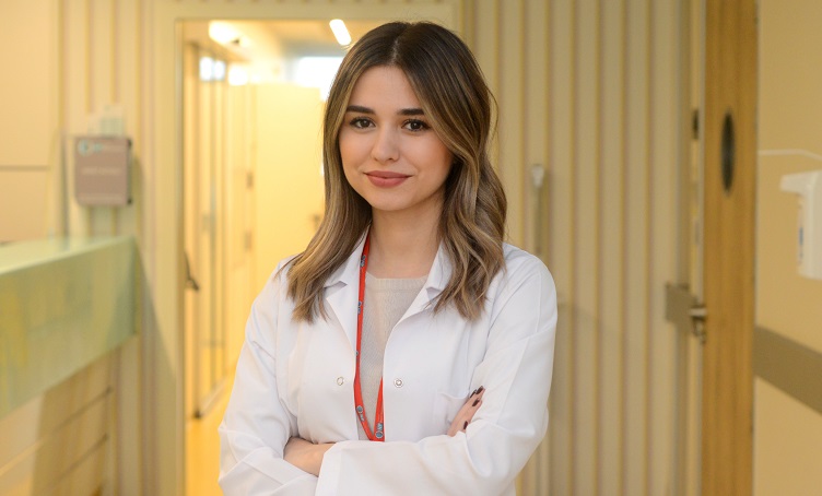 “Aşı Sonrası Psikosomatik Belirtiler Ortaya Çıkabilir” Klinik Psikolog Özgenur Taşkın, Covid-19 aşısı sonrasında kişilerde aşı kaygısına