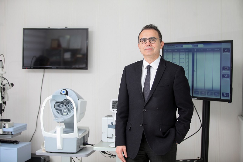   Göz Hastalıkları Uzmanı Op. Dr. Hakan Yüzer konu ile ilgili bilgiler verdi.     Alın bölgesi
